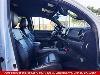 2017 Toyota Tacoma TRD Off-Road   - Photo 7 - Orange, CA 92868