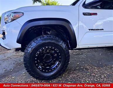 2017 Toyota Tacoma TRD Off-Road   - Photo 38 - Orange, CA 92868