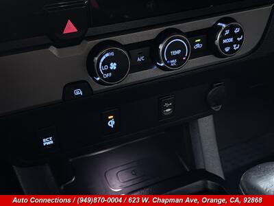 2017 Toyota Tacoma TRD Off-Road   - Photo 15 - Orange, CA 92868