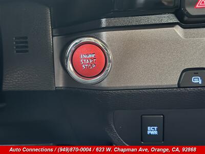 2017 Toyota Tacoma TRD Off-Road   - Photo 16 - Orange, CA 92868