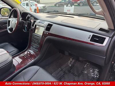 2009 Cadillac Escalade - Photo 10 - Orange, CA 92868