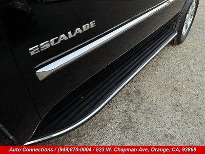2009 Cadillac Escalade   - Photo 26 - Orange, CA 92868