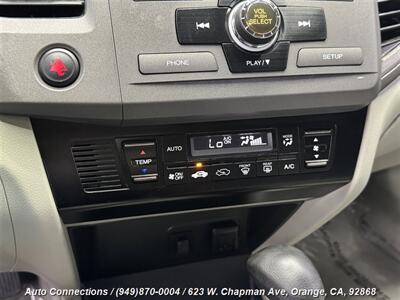 2012 Honda Civic Hybrid   - Photo 15 - Orange, CA 92868