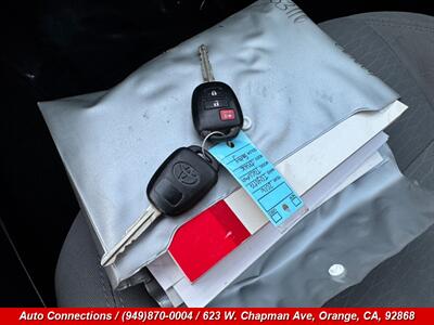 2016 Toyota Tacoma SR5 V6   - Photo 21 - Orange, CA 92868