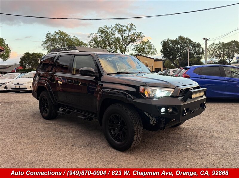 2017 Toyota 4Runner SR5   - Photo 1 - Orange, CA 92868