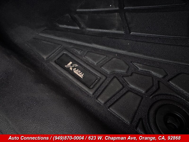 2017 Toyota 4Runner SR5 - Photo 25 - Orange, CA 92868
