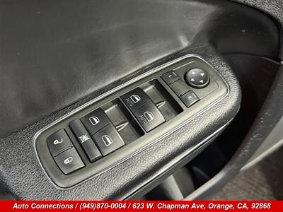 2014 Dodge Charger SXT   - Photo 19 - Orange, CA 92868