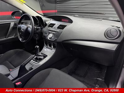 2010 Mazda Mazda3 i Touring   - Photo 10 - Orange, CA 92868