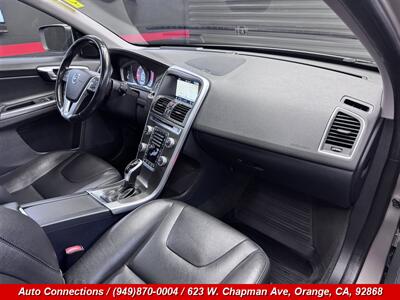 2015 Volvo XC60 T5 Drive-E Platinum   - Photo 10 - Orange, CA 92868