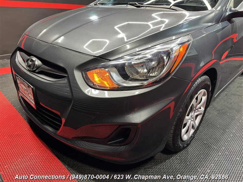 2012 Hyundai Accent GS photo 25