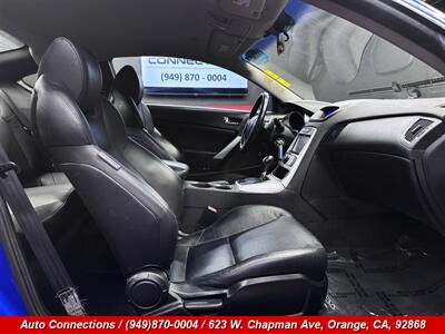 2010 Hyundai Genesis Coupe 3.8L - Photo 7 - Orange, CA 92868