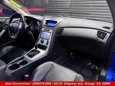 2010 Hyundai Genesis Coupe 3.8L - Photo 10 - Orange, CA 92868