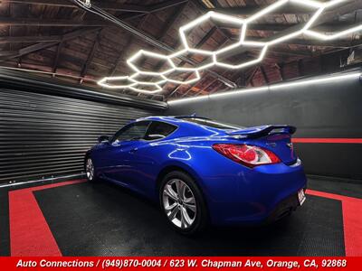 2010 Hyundai Genesis Coupe 3.8L - Photo 4 - Orange, CA 92868