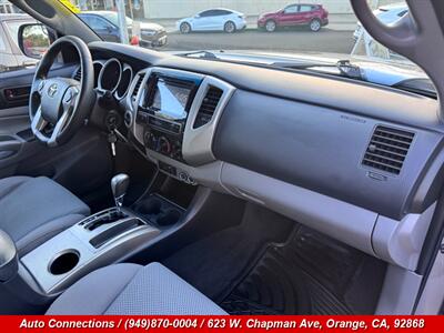 2015 Toyota Tacoma V6   - Photo 10 - Orange, CA 92868