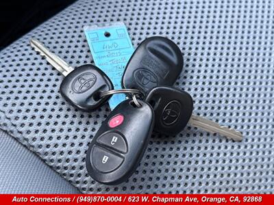 2015 Toyota Tacoma V6   - Photo 22 - Orange, CA 92868