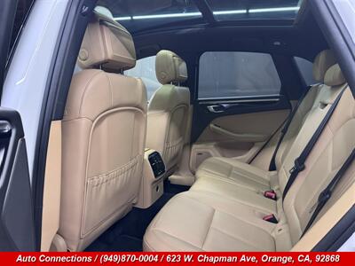 2018 Porsche Macan   - Photo 9 - Orange, CA 92868