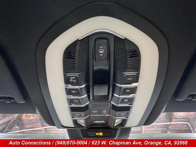 2018 Porsche Macan   - Photo 21 - Orange, CA 92868