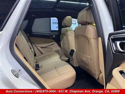 2018 Porsche Macan   - Photo 8 - Orange, CA 92868