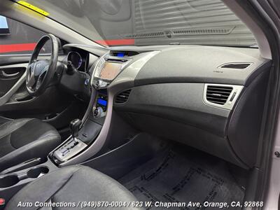 2013 Hyundai ELANTRA Limited - Photo 10 - Orange, CA 92868