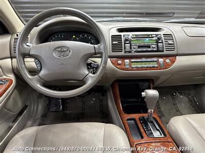 2004 Toyota Camry XLE V6   - Photo 12 - Orange, CA 92868