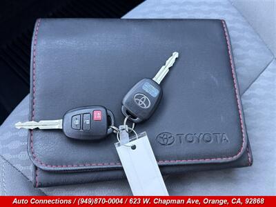 2023 Toyota Tacoma SR V6   - Photo 22 - Orange, CA 92868