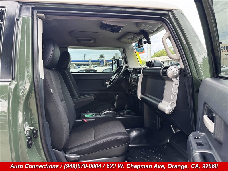 2013 Toyota FJ Cruiser - Photo 7 - Orange, CA 92868