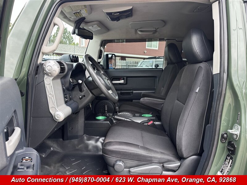 2013 Toyota FJ Cruiser - Photo 6 - Orange, CA 92868