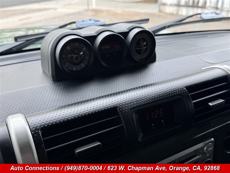 2013 Toyota FJ Cruiser - Photo 17 - Orange, CA 92868