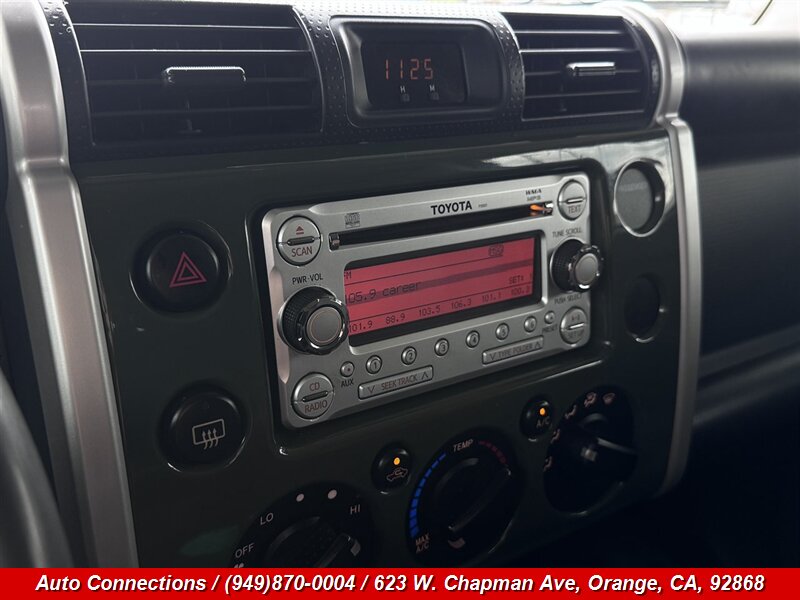 2013 Toyota FJ Cruiser - Photo 16 - Orange, CA 92868