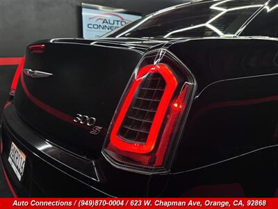 2014 Chrysler 300 Series S   - Photo 29 - Orange, CA 92868