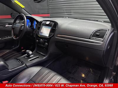 2014 Chrysler 300 Series S   - Photo 9 - Orange, CA 92868