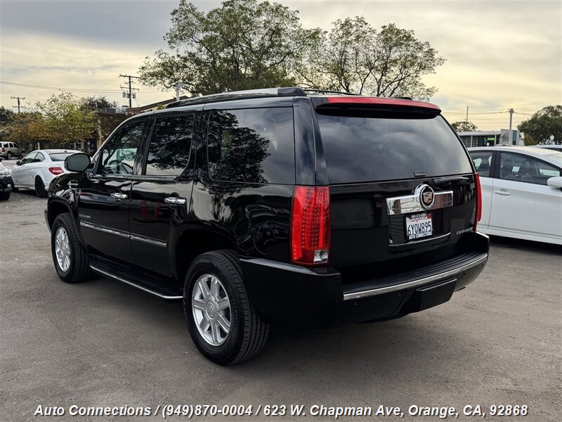 2013 Cadillac Escalade Standard photo 3