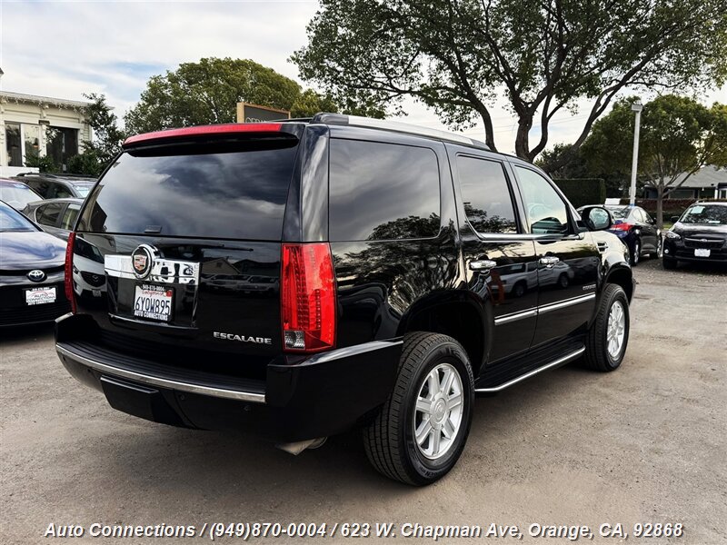 2013 Cadillac Escalade Standard photo 2
