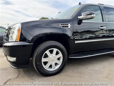 2013 Cadillac Escalade   - Photo 39 - Orange, CA 92868
