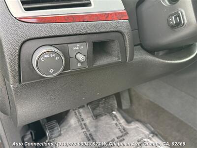 2013 Cadillac Escalade   - Photo 24 - Orange, CA 92868