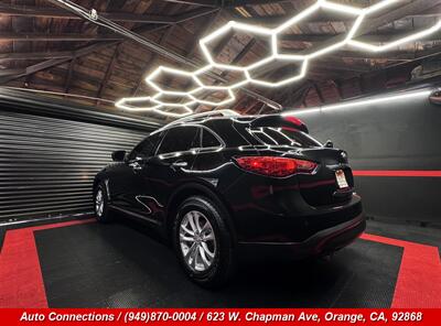 2014 INFINITI QX70 - Photo 4 - Orange, CA 92868