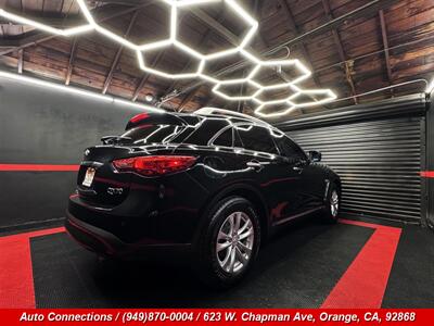 2014 INFINITI QX70 - Photo 3 - Orange, CA 92868