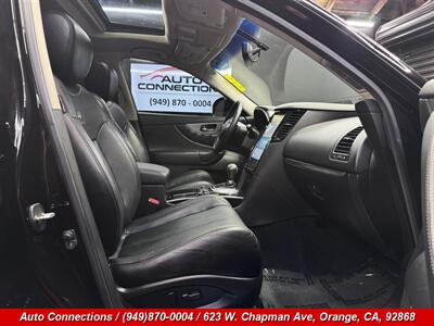 2014 INFINITI QX70 - Photo 7 - Orange, CA 92868