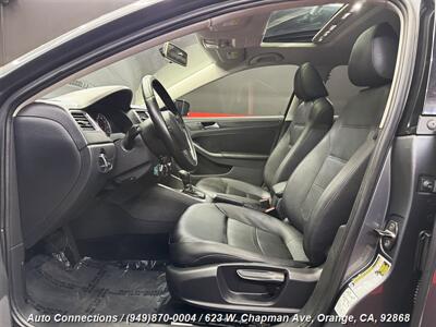 2012 Volkswagen Jetta SE PZEV   - Photo 6 - Orange, CA 92868