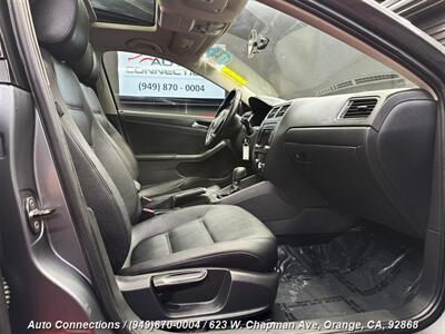 2012 Volkswagen Jetta SE PZEV   - Photo 7 - Orange, CA 92868