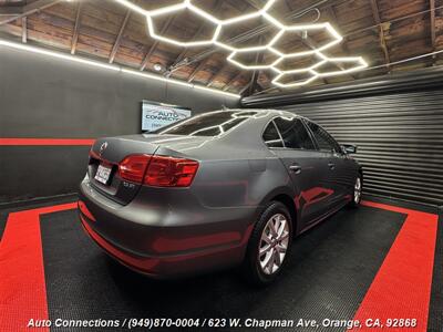 2012 Volkswagen Jetta SE PZEV   - Photo 3 - Orange, CA 92868
