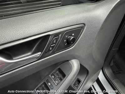 2012 Volkswagen Jetta SE PZEV   - Photo 23 - Orange, CA 92868