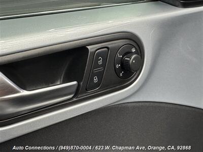 2013 Volkswagen Beetle Convertible 2.5L PZEV - Photo 25 - Orange, CA 92868