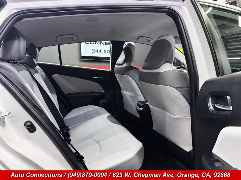 2022 Toyota Prius Prime XLE - Photo 8 - Orange, CA 92868