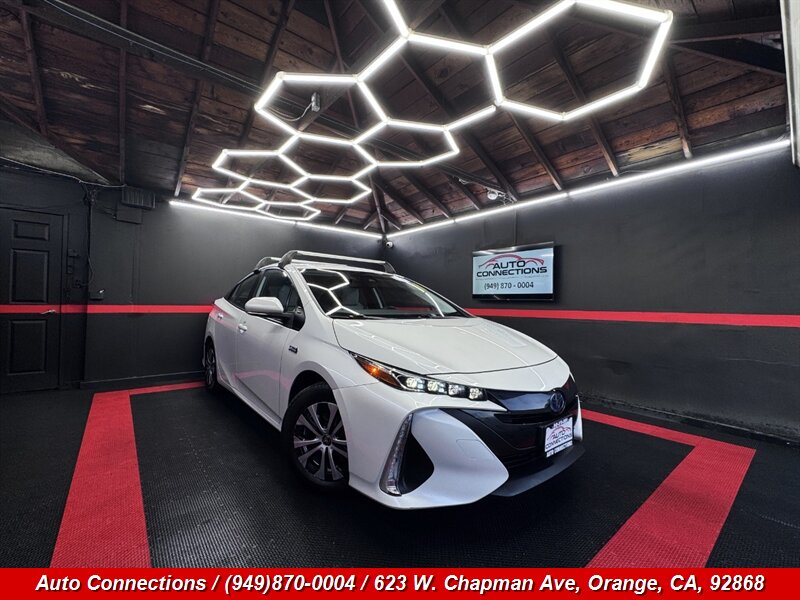 2022 Toyota Prius Prime XLE   - Photo 1 - Orange, CA 92868