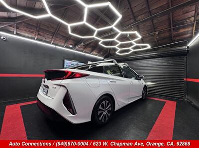 2022 Toyota Prius Prime XLE - Photo 3 - Orange, CA 92868