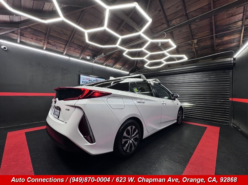 2022 Toyota Prius Prime XLE - Photo 3 - Orange, CA 92868
