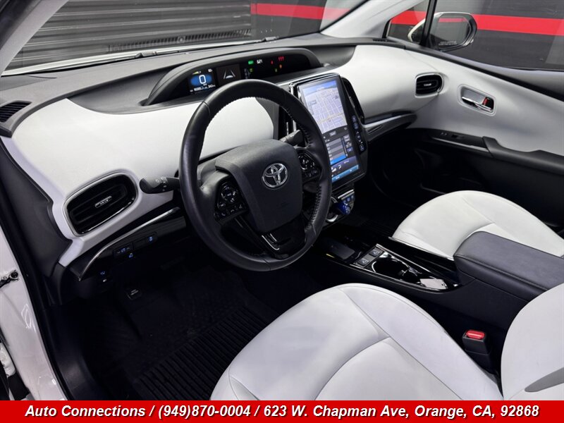 2022 Toyota Prius Prime XLE - Photo 11 - Orange, CA 92868