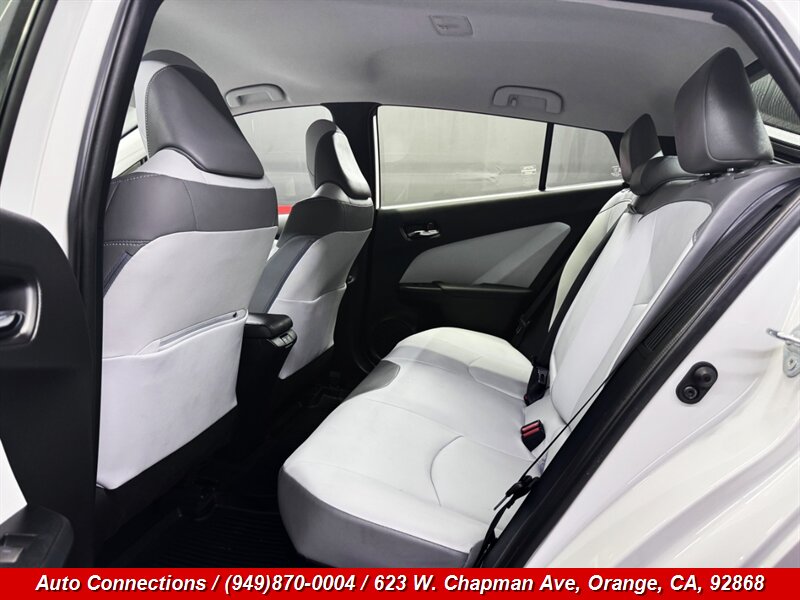 2022 Toyota Prius Prime XLE - Photo 9 - Orange, CA 92868