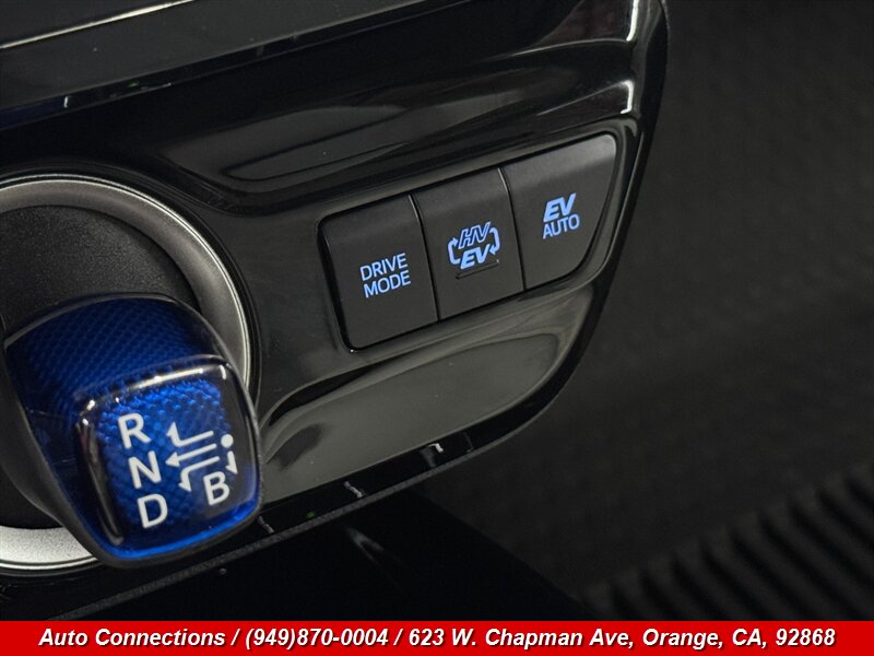 2022 Toyota Prius Prime XLE - Photo 16 - Orange, CA 92868